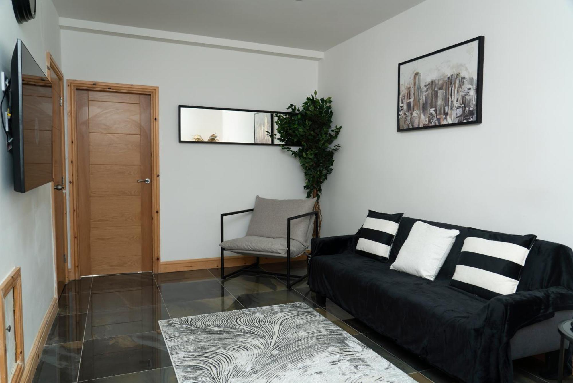Double Bedroom Near Etihad And Coop Live With Free Parking, Shared Kitchen & Bathroom - Including Free 1-Hour Early Check-In Or Late Check-Out For Bookings Until July Manchester Buitenkant foto