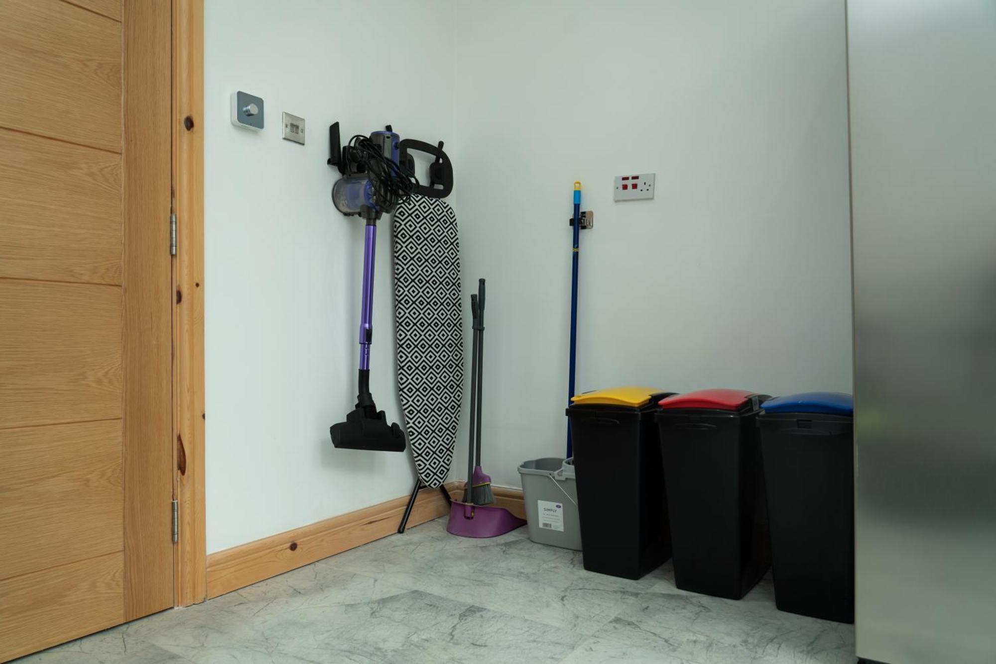 Double Bedroom Near Etihad And Coop Live With Free Parking, Shared Kitchen & Bathroom - Including Free 1-Hour Early Check-In Or Late Check-Out For Bookings Until July Manchester Buitenkant foto